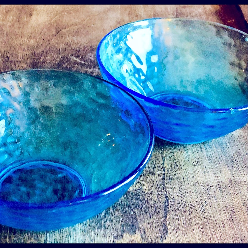 Pair of Fire and Light-like Blue Bowls
